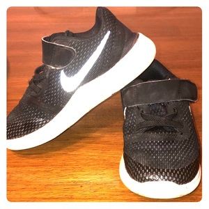 Toddler 10C Nike shoes